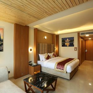 Hotel Omega - Gurgaon Central, Sec 45